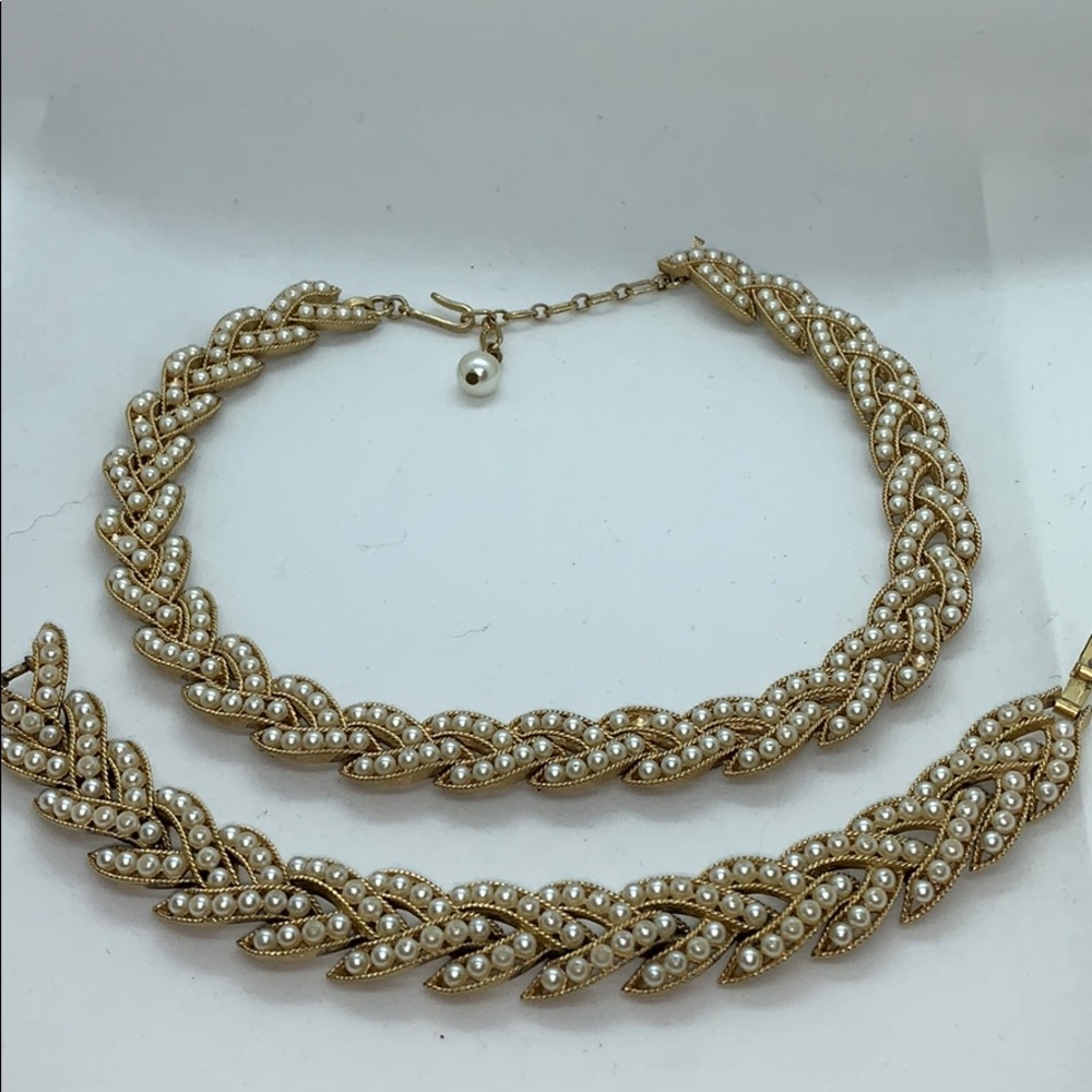 RARE vintage Crown Trifari necklace/bracelet set